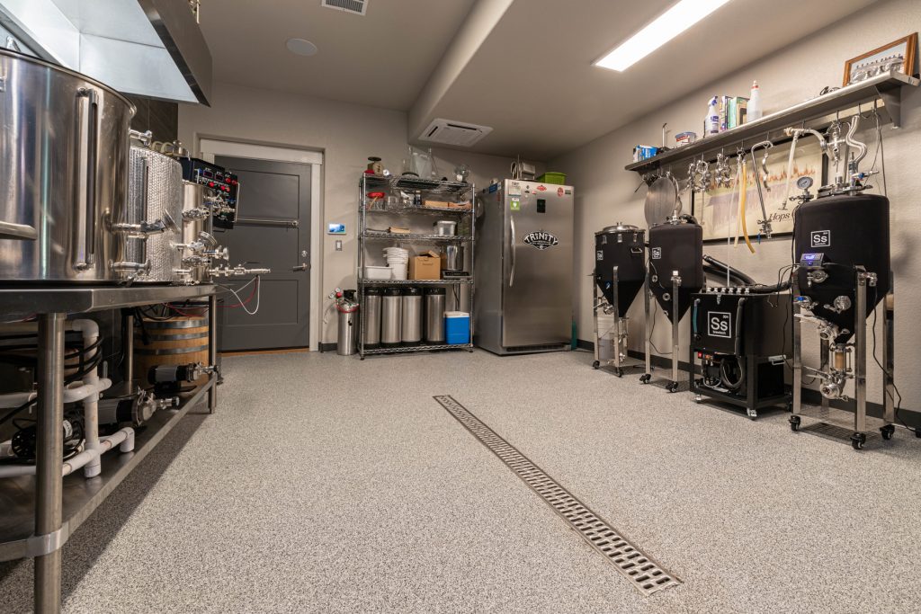 IMG_0725 - PRO Garage Renovations PRO Garage Renovations - Fort Collins Epoxy Flooring - Serving Fort Collins and surrounding areas